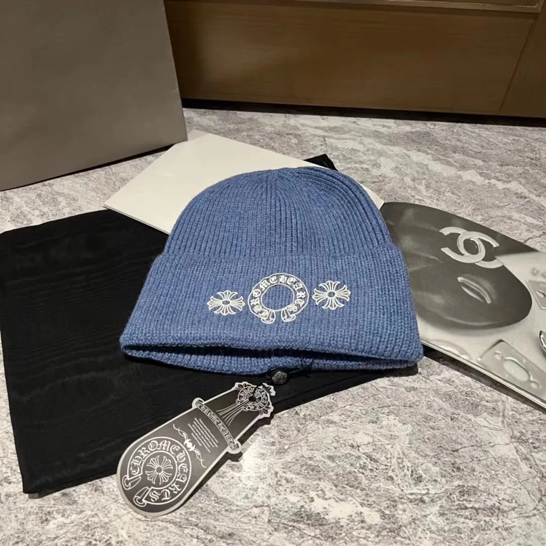 Crow Heart cashmere knitted hat